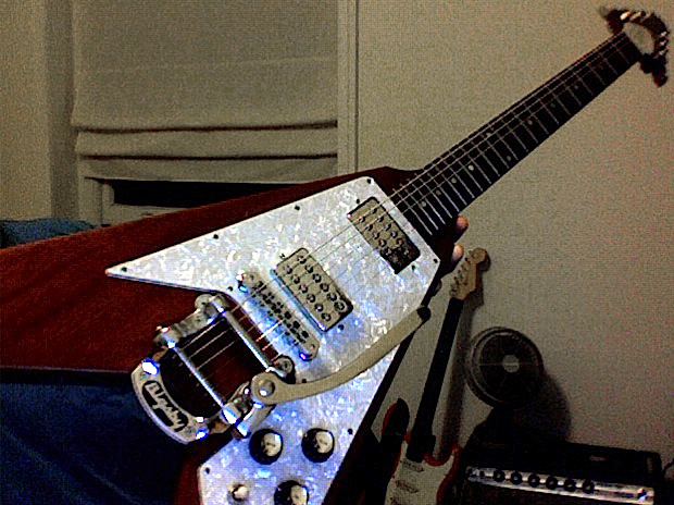 flying v bigsby b5